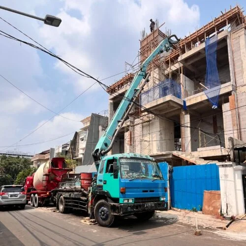 sewa pompa beton standard